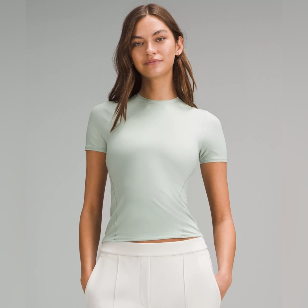 NWT! Wundermost Ultra-Soft
Nulu Hip-Length Crewn Shirt